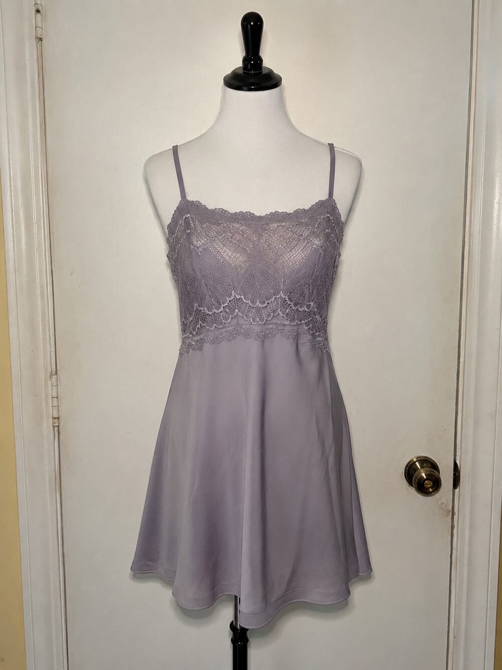 LR3513 Unbranded Lavender Lace Satin Cami Sleep Dress Small